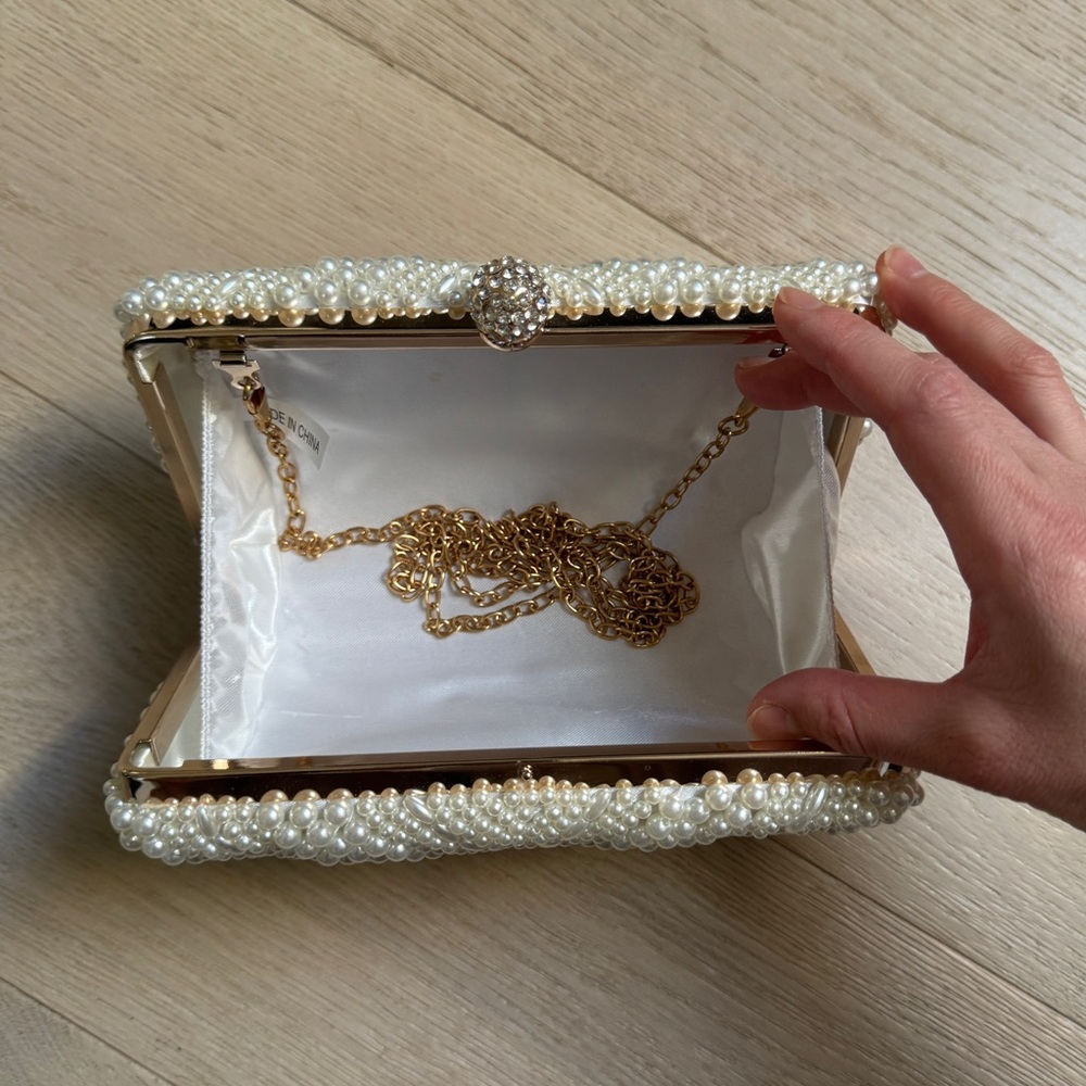 Beaded white pearl clutch - Picture 4 of 5